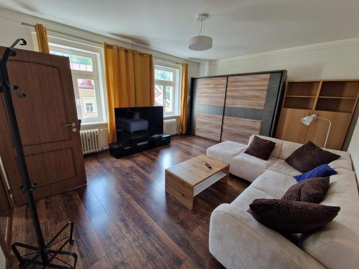 Apartmán 63m2 s balkonem v lázeňském centru Karlovy Vary Esterno foto