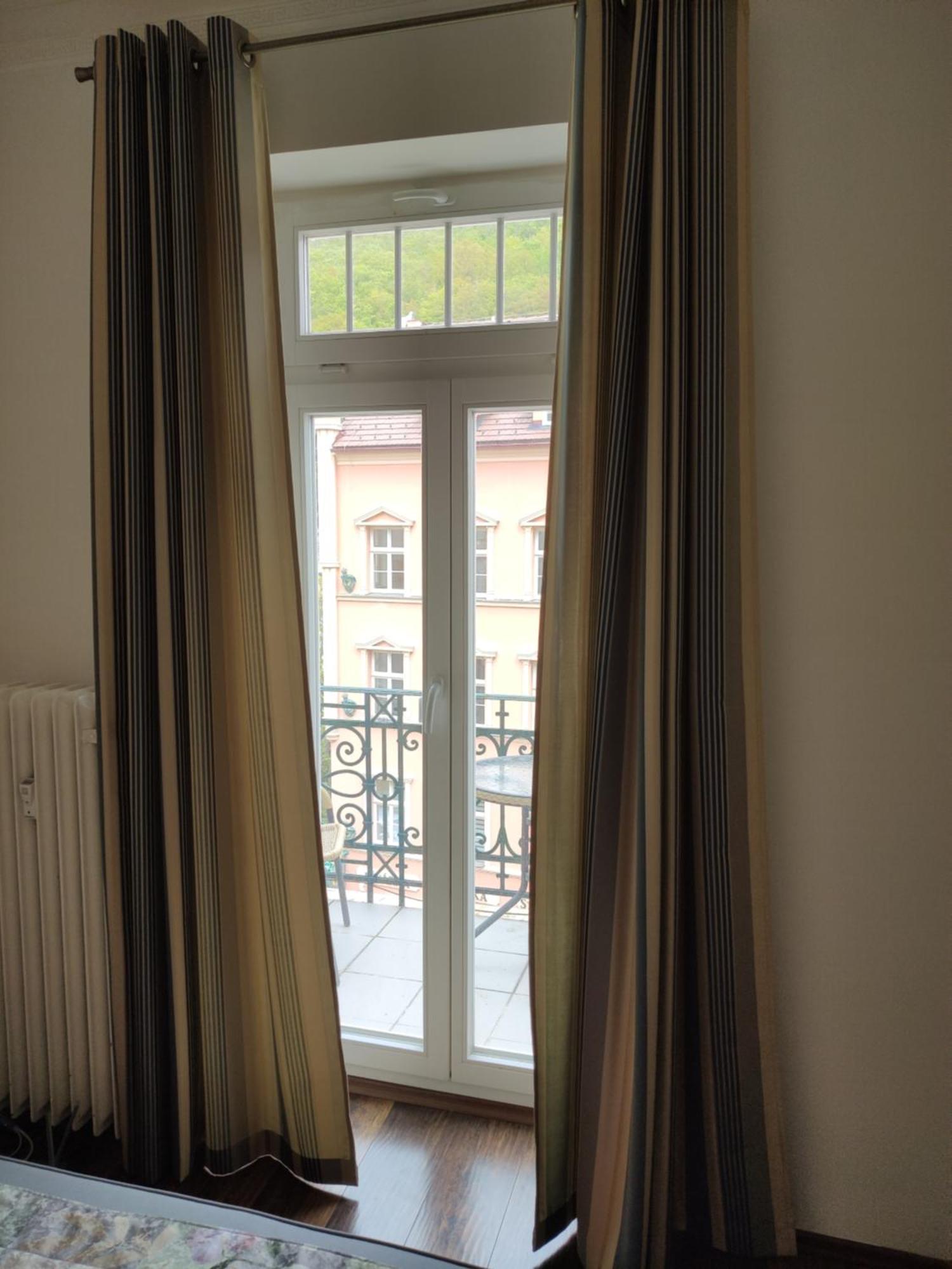 Apartmán 63m2 s balkonem v lázeňském centru Karlovy Vary Esterno foto
